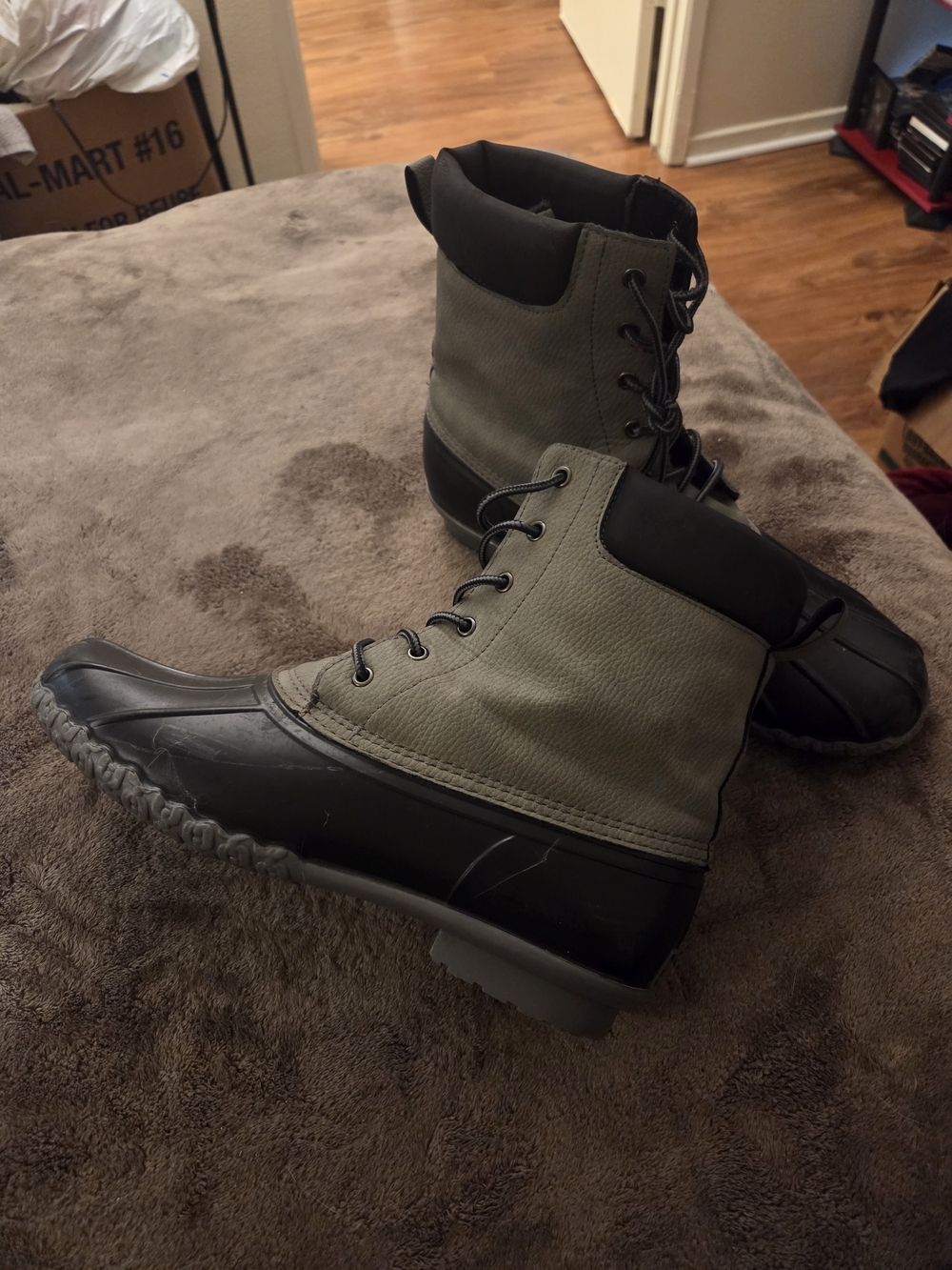 Weatherproof Leather Vintage Olive and Black Lace-Up Duck Boots
